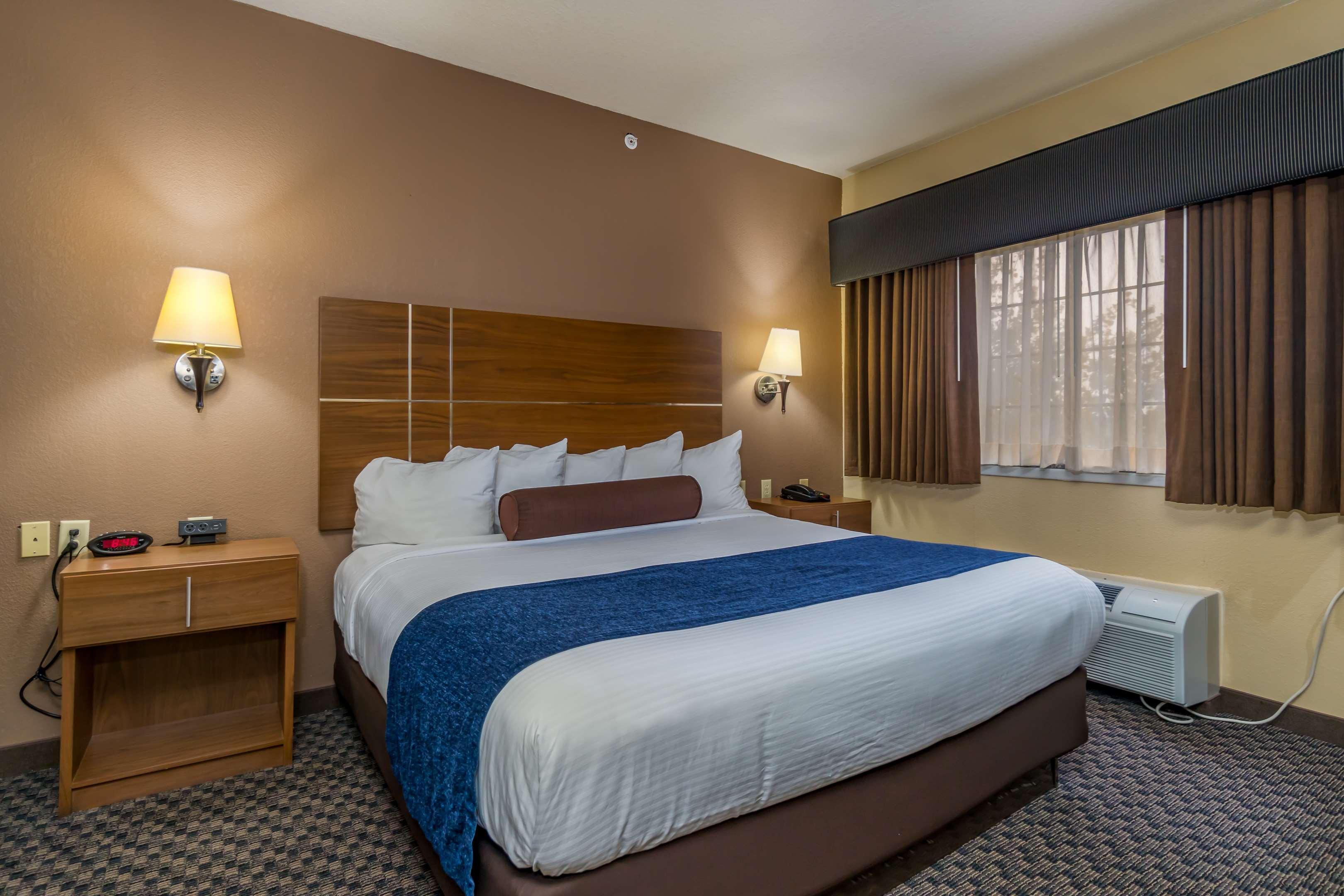 Best Western Plus Shamrock Inn & Suites Ngoại thất bức ảnh