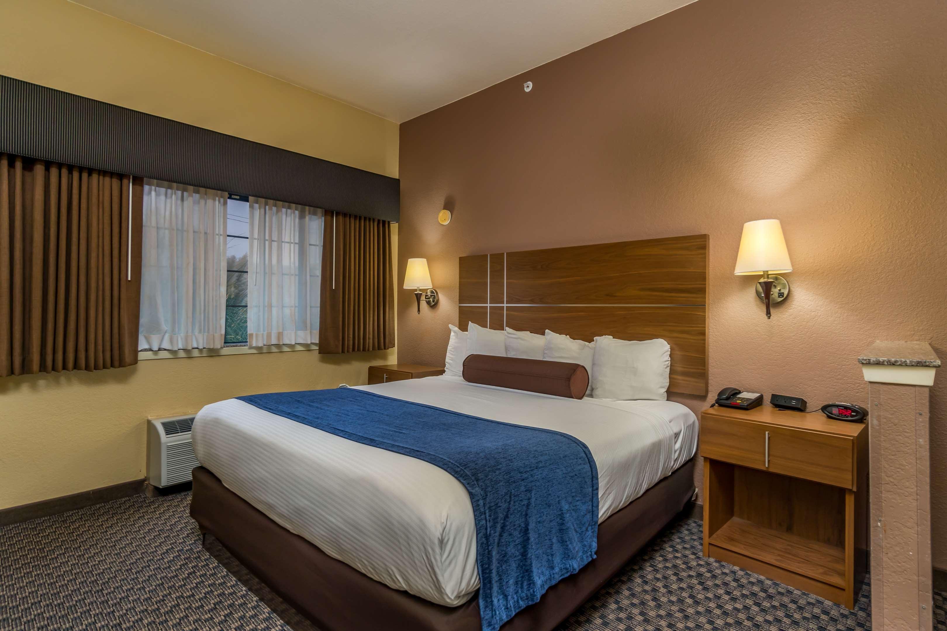 Best Western Plus Shamrock Inn & Suites Ngoại thất bức ảnh