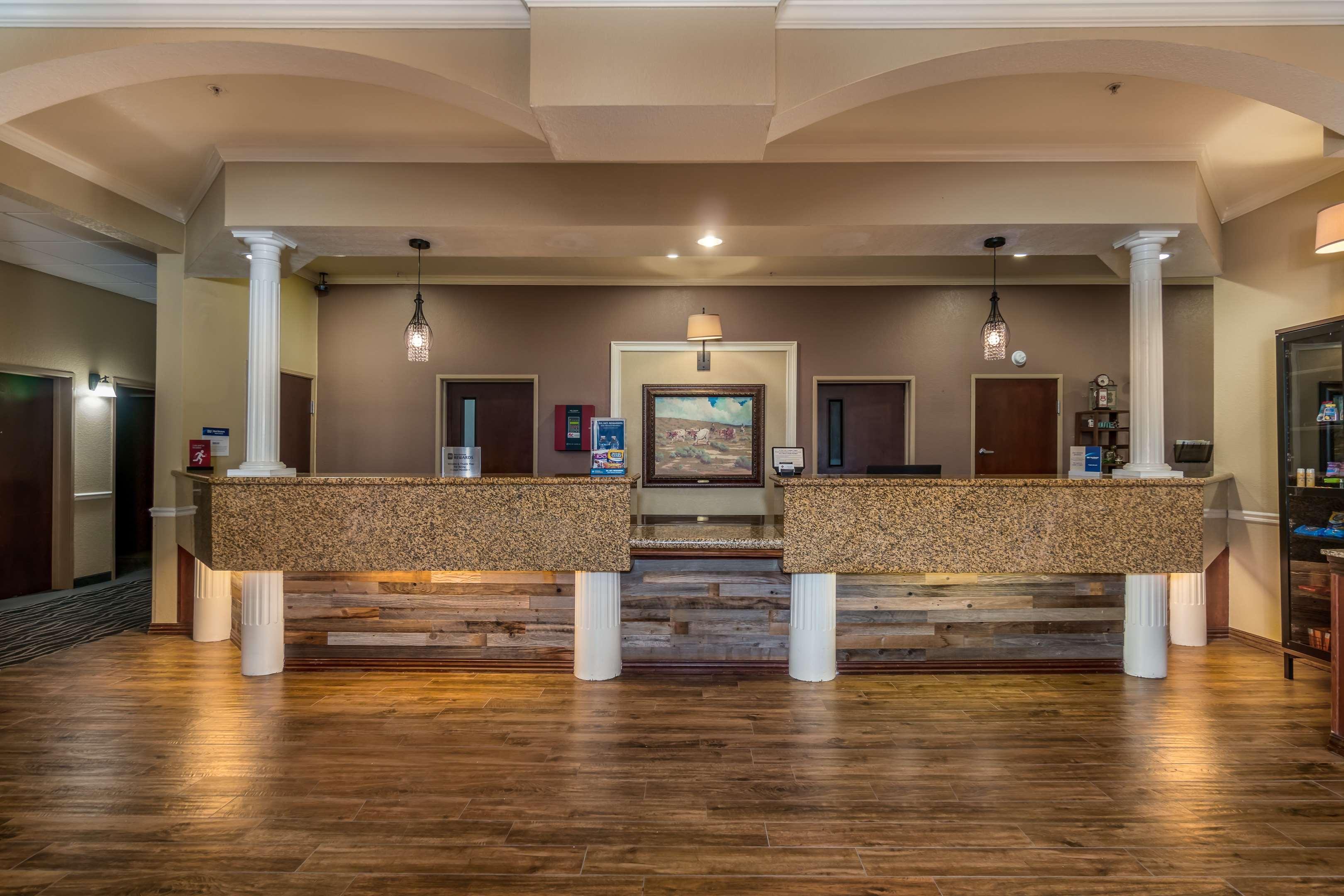 Best Western Plus Shamrock Inn & Suites Ngoại thất bức ảnh