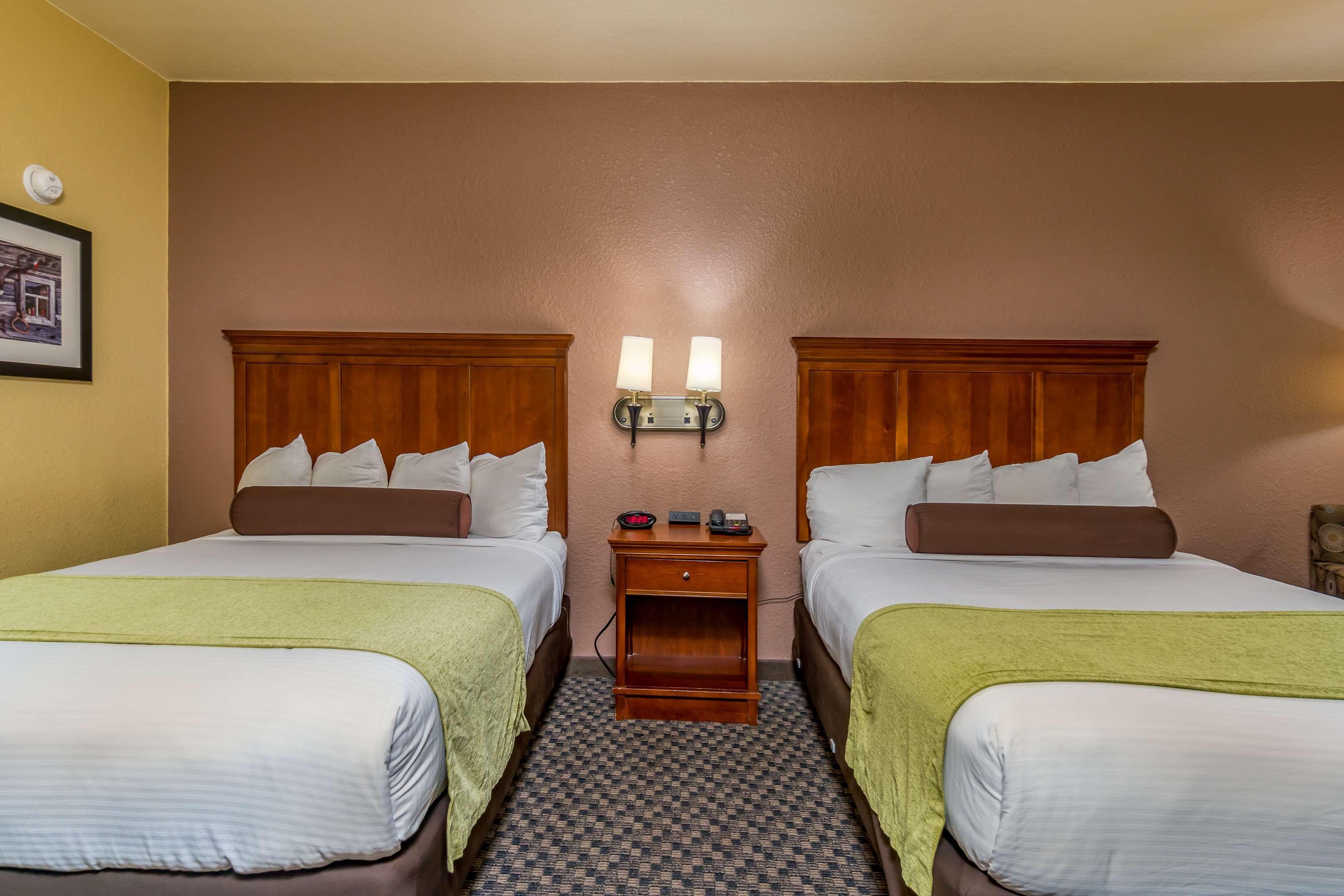 Best Western Plus Shamrock Inn & Suites Ngoại thất bức ảnh
