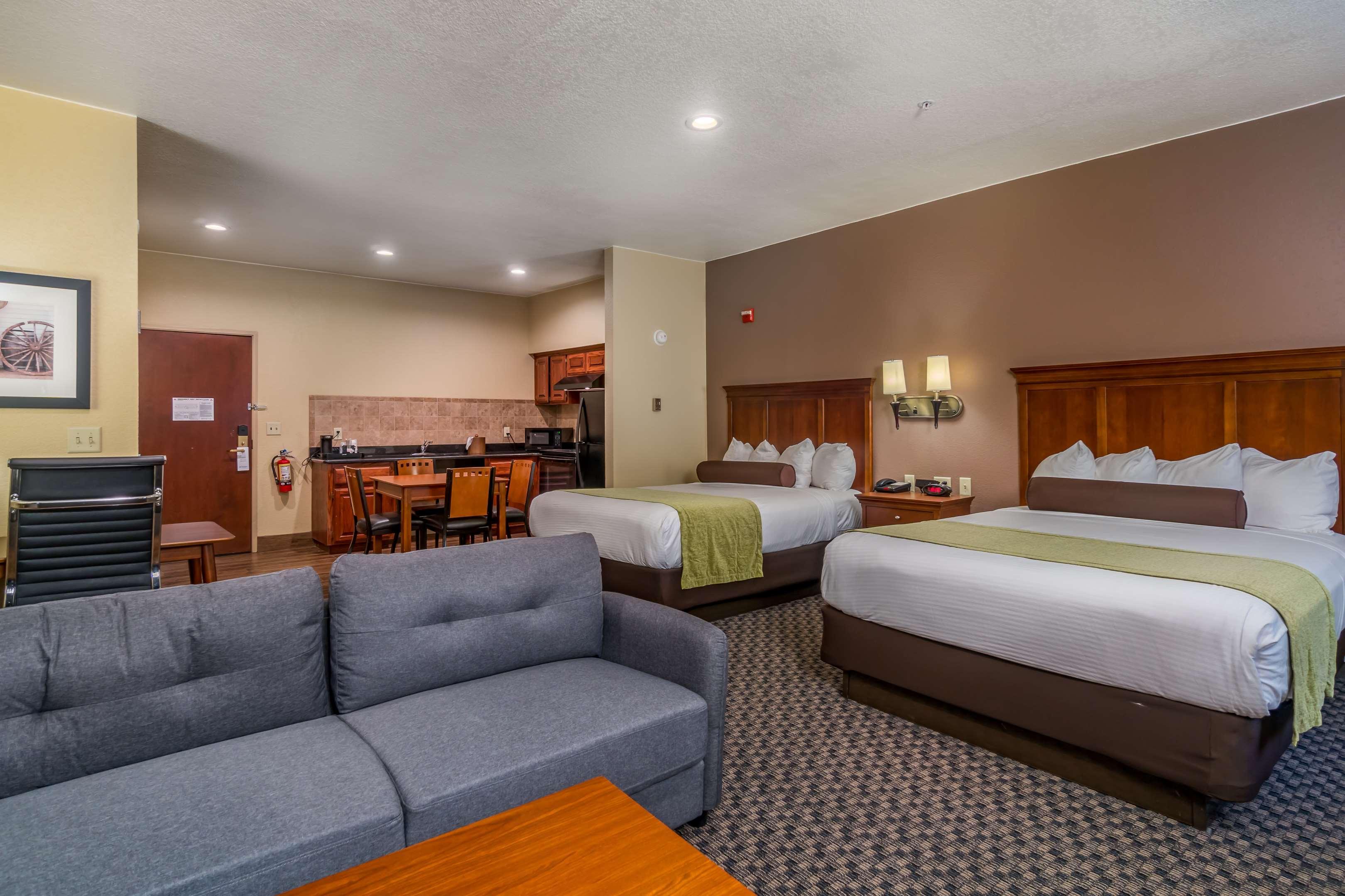Best Western Plus Shamrock Inn & Suites Ngoại thất bức ảnh